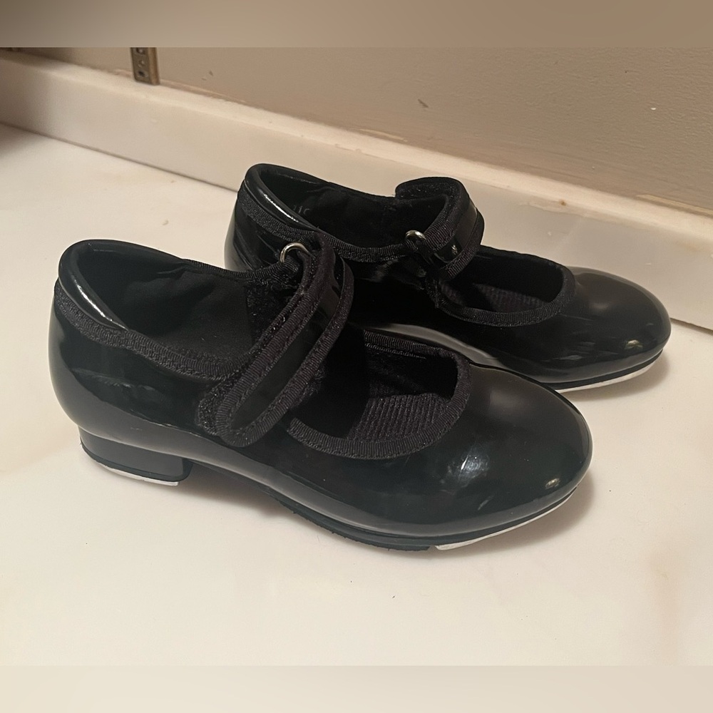 Girl’s Black Tap Shoes, Size 11C